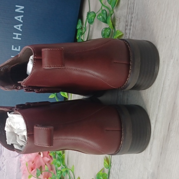 Cole Haan River Chelsea Bootie NIB - Picture 6 of 9